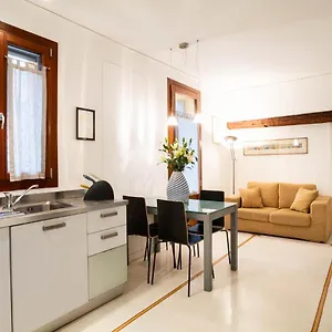renato-apartment-venice.hotelslidodijesolo.com/