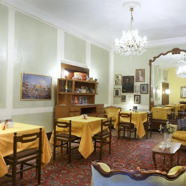 B&B Corte Campana Venise Couette-café