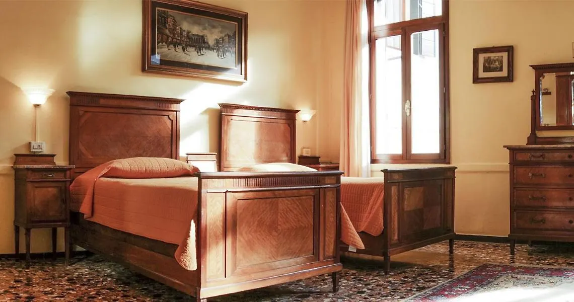 B&B Corte Campana Venise Couette-café